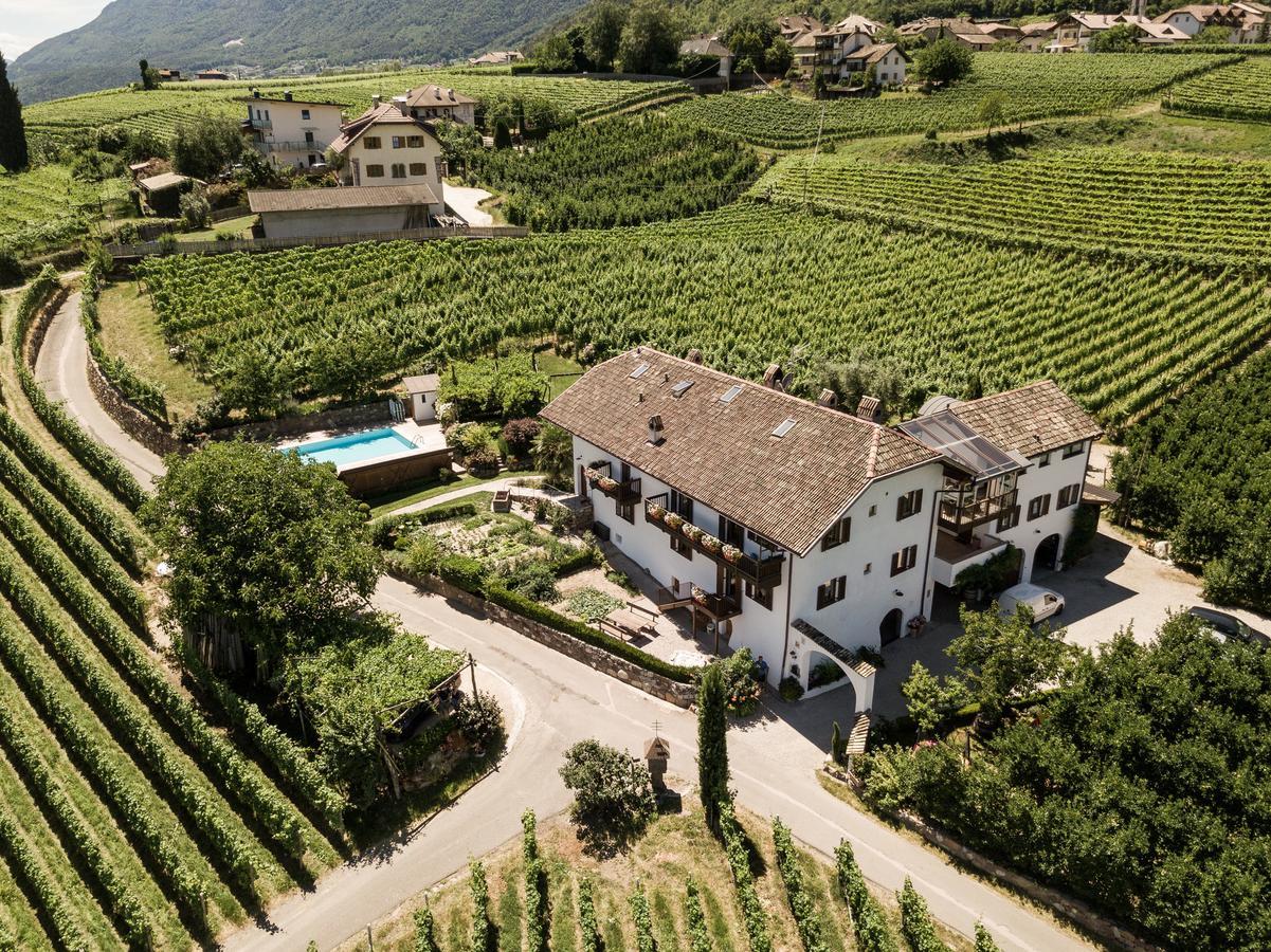 Weingut Weidlhof - Suite & Breakfast - Vacation For Wine Lovers Caldaro Zewnętrze zdjęcie